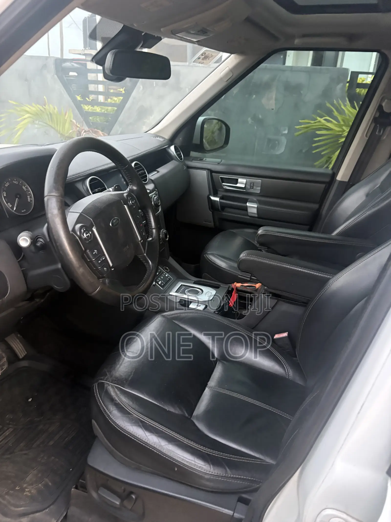 Land Rover Discovery 2015 White