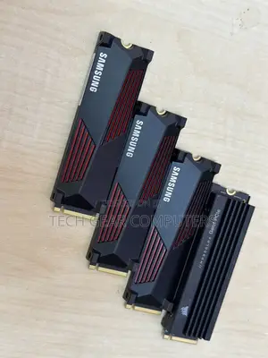 Samsung SSD 990 PRO 2TB, PCIe 4.0 M.2 2280, Up to 7,450 MB