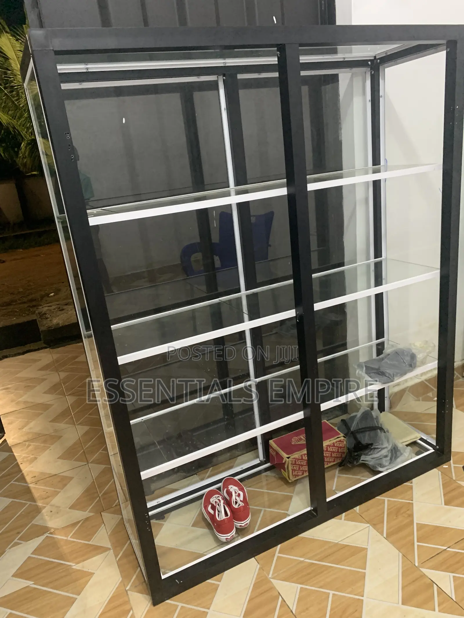 Glass Showcase 5ft