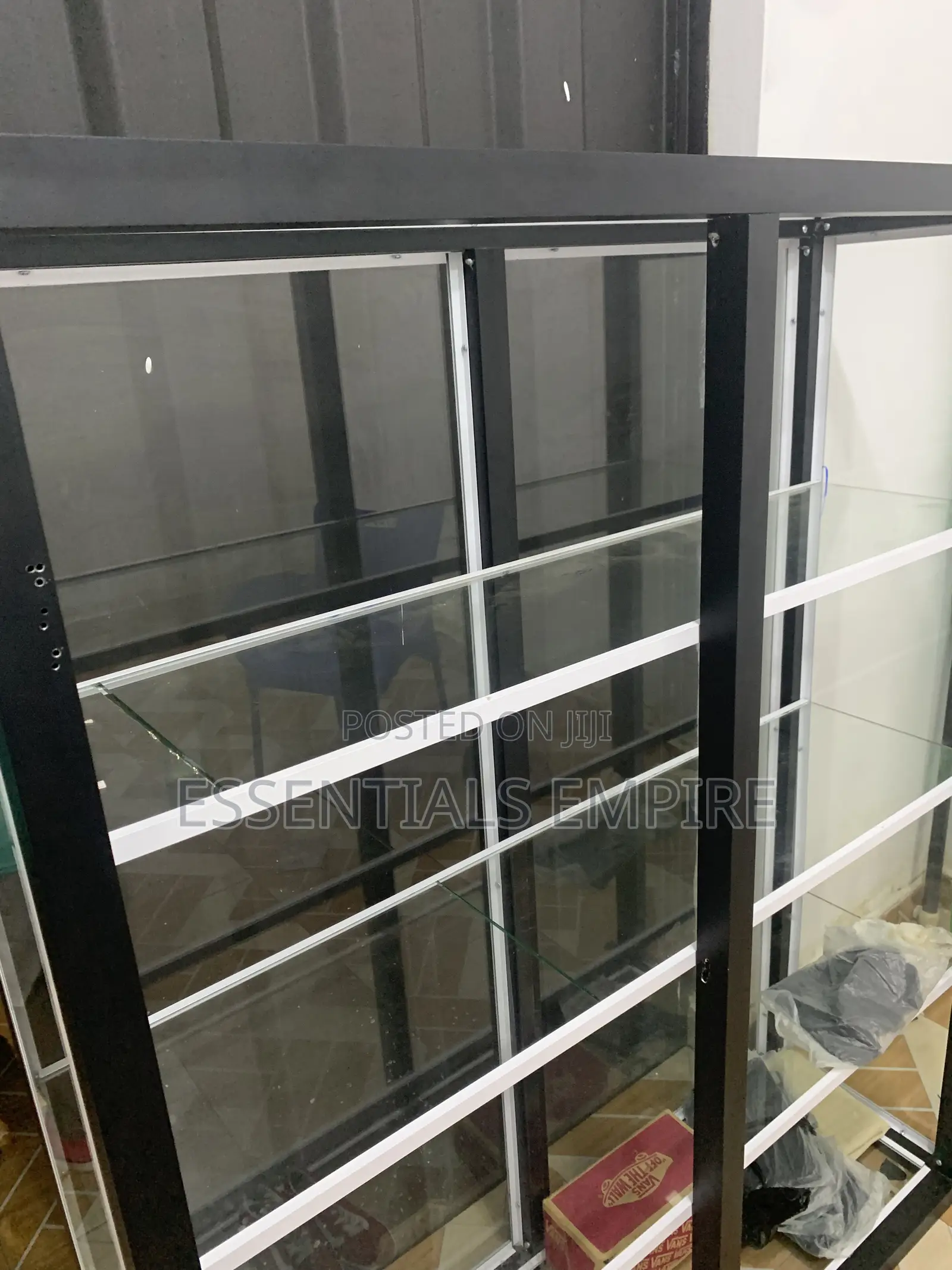 Glass Showcase 5ft