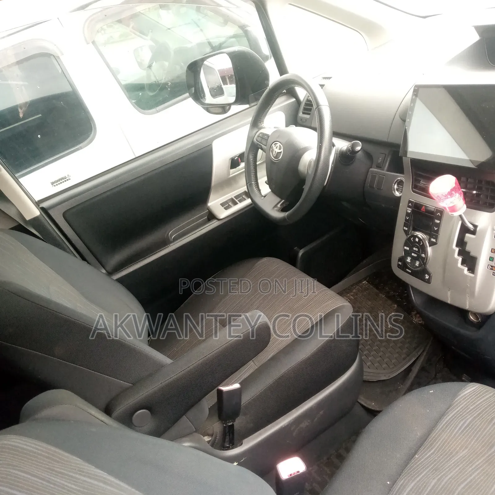 Toyota Voxy 2010 Black