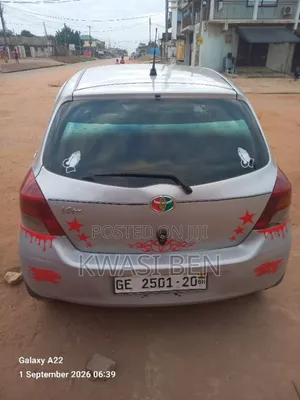 Toyota Vitz 2010 Gray