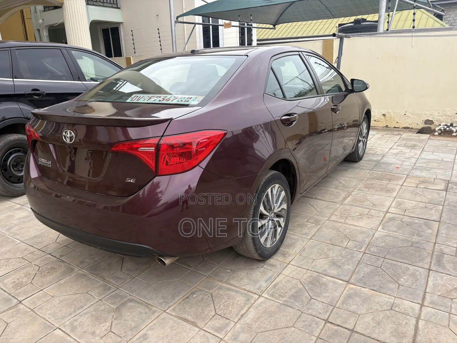 Toyota Corolla SE (1.8L 4cyl 6M) 2018 Burgundy