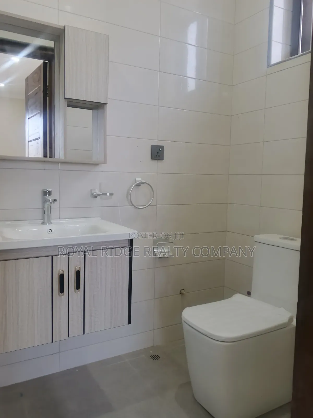 2bdrm Apartment in Burma Hills Close To, Accra Metropolitan for rent