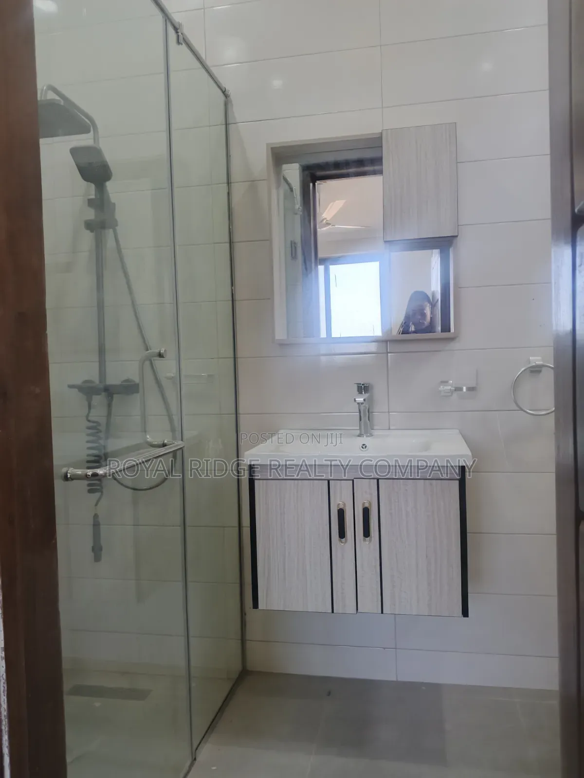 2bdrm Apartment in Burma Hills Close To, Accra Metropolitan for rent