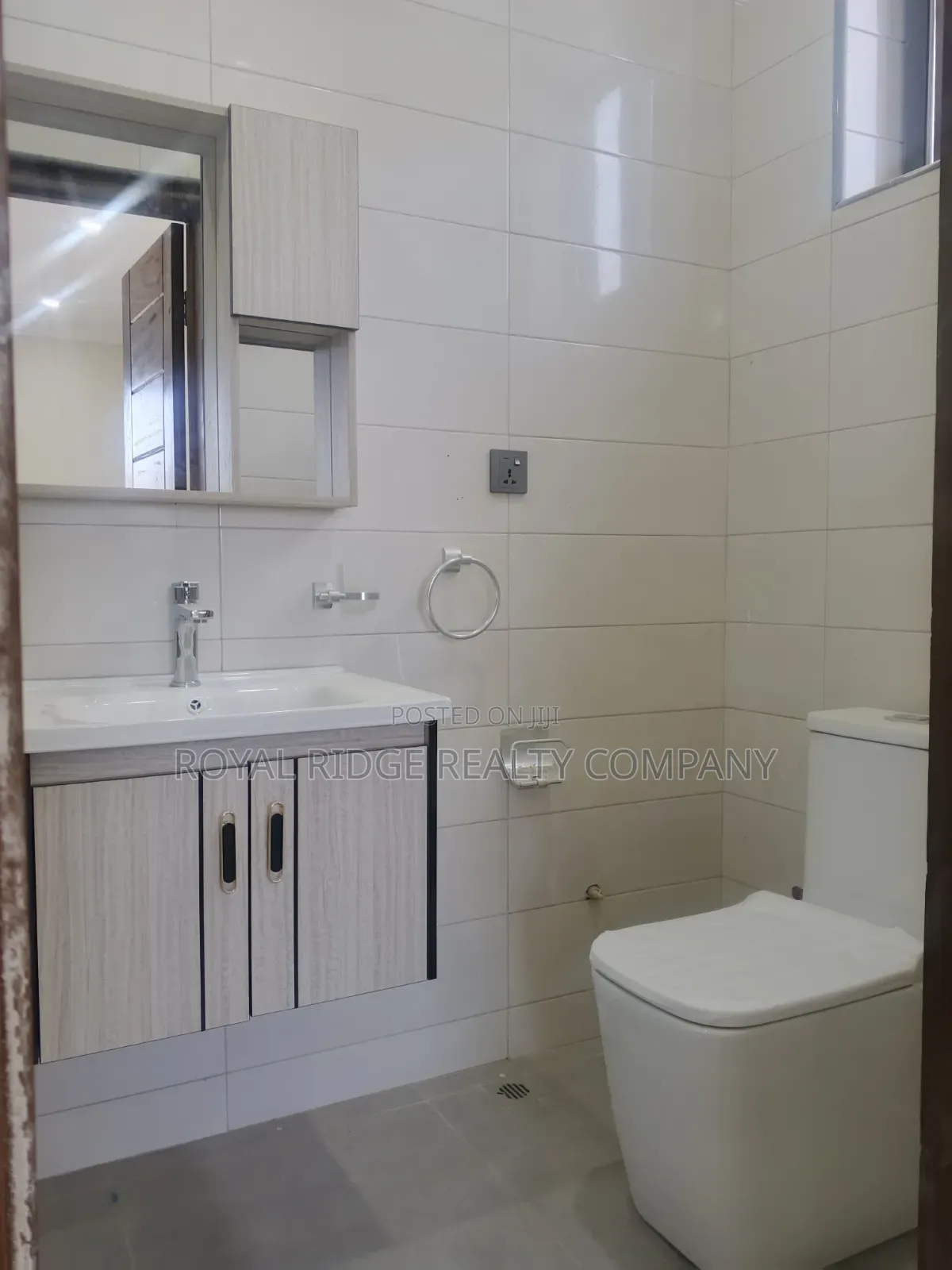 2bdrm Apartment in Burma Hills Close To, Accra Metropolitan for rent