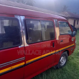 Hyundai H-100 2000 Red
