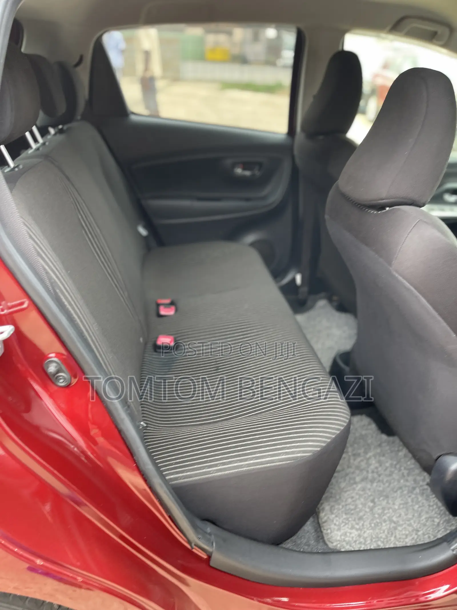 Toyota Vitz 1.3 AWD 5dr 2015 Burgundy