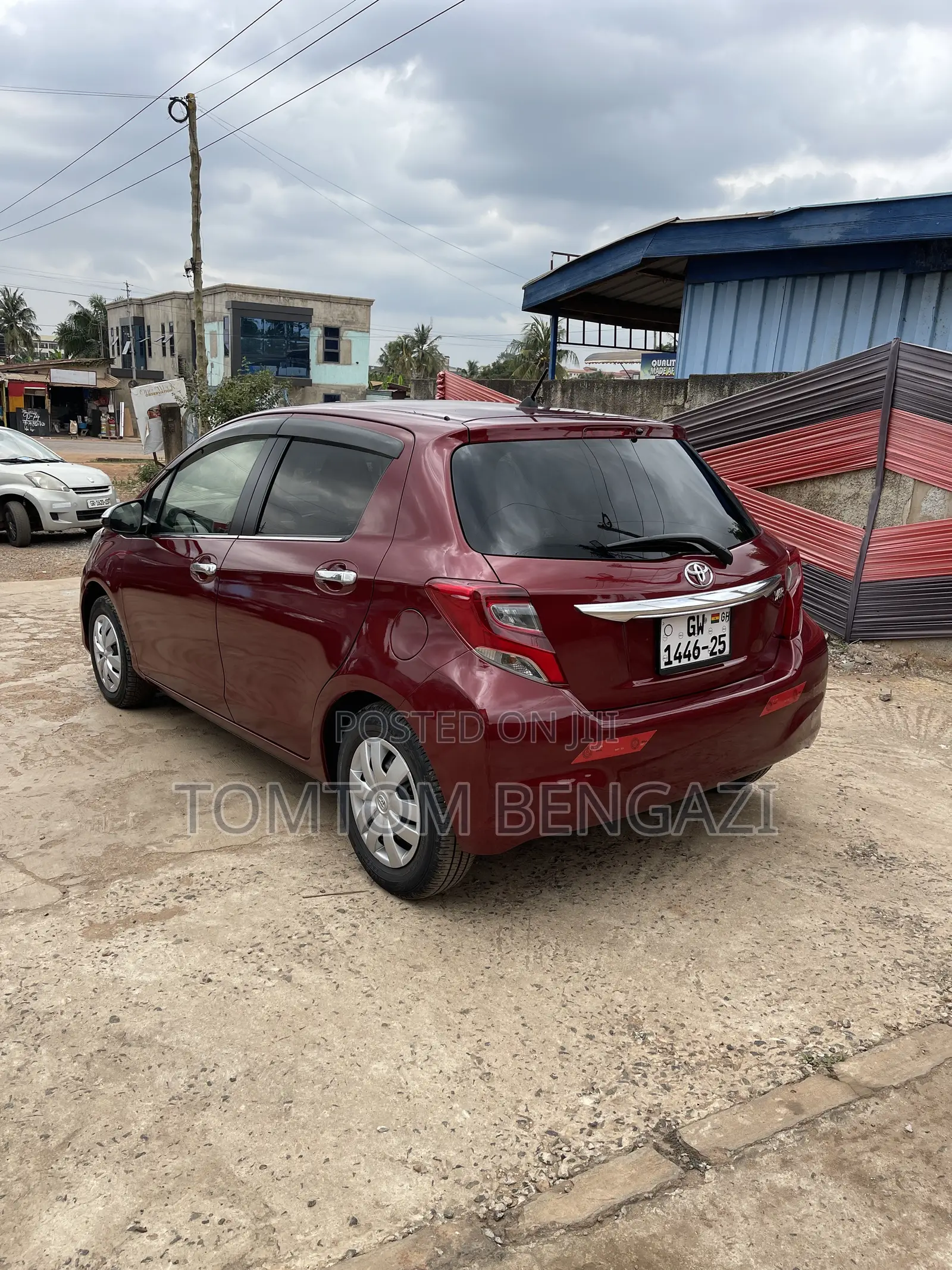 Toyota Vitz 1.3 AWD 5dr 2015 Burgundy