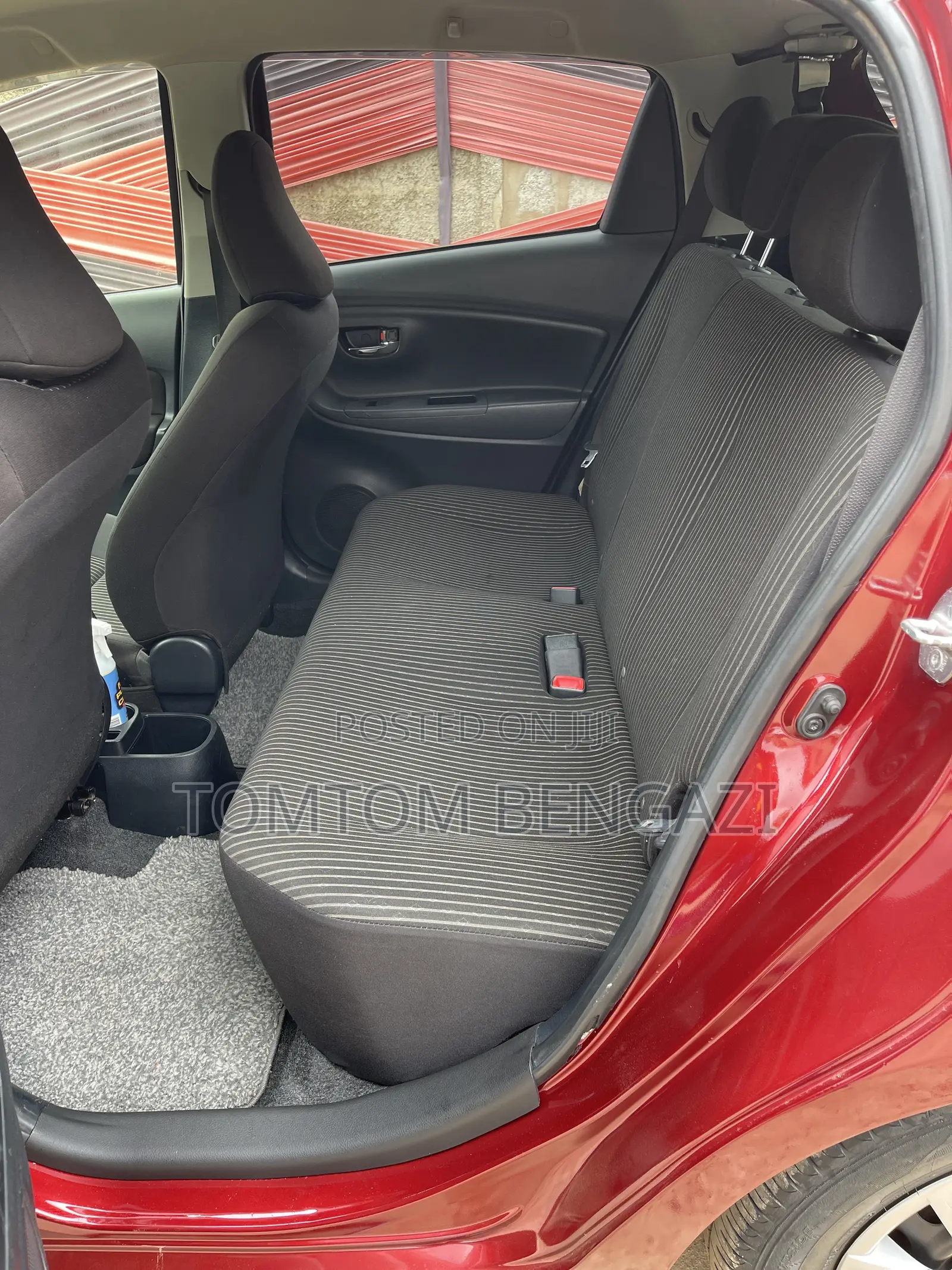 Toyota Vitz 1.3 AWD 5dr 2015 Burgundy