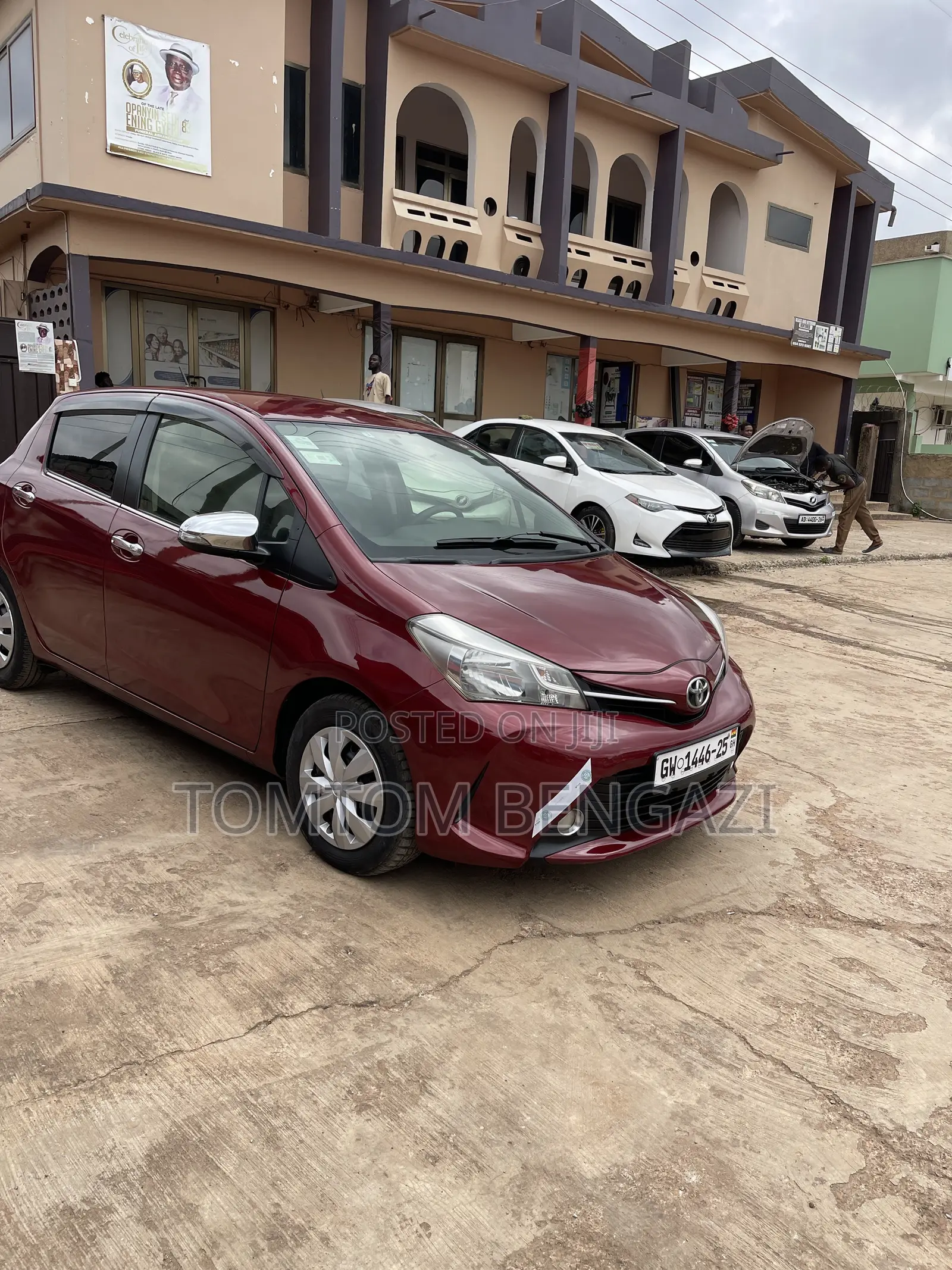 Toyota Vitz 1.3 AWD 5dr 2015 Burgundy