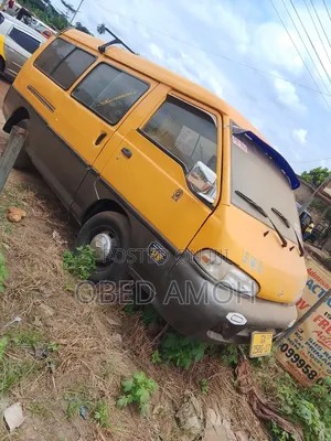 Hyundai H-100 2002 Orange