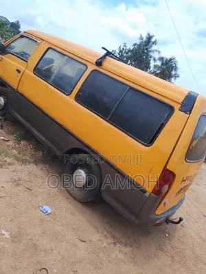 Hyundai H-100 2002 Orange
