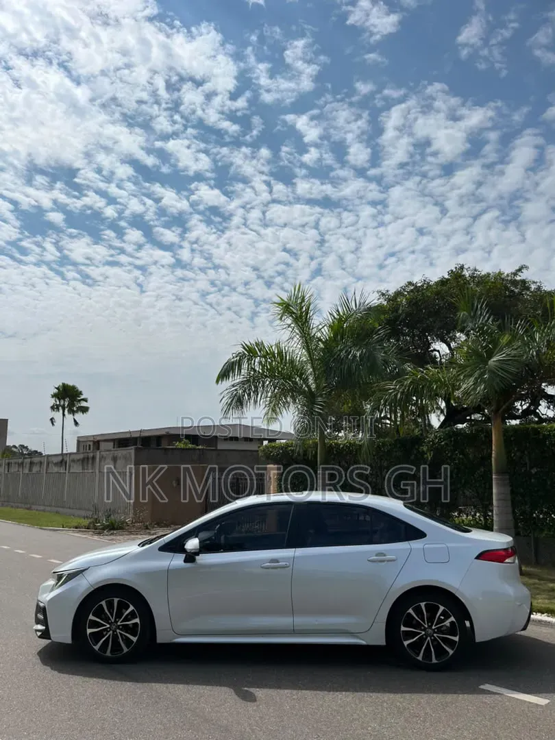 Toyota Corolla XSE 2021 White