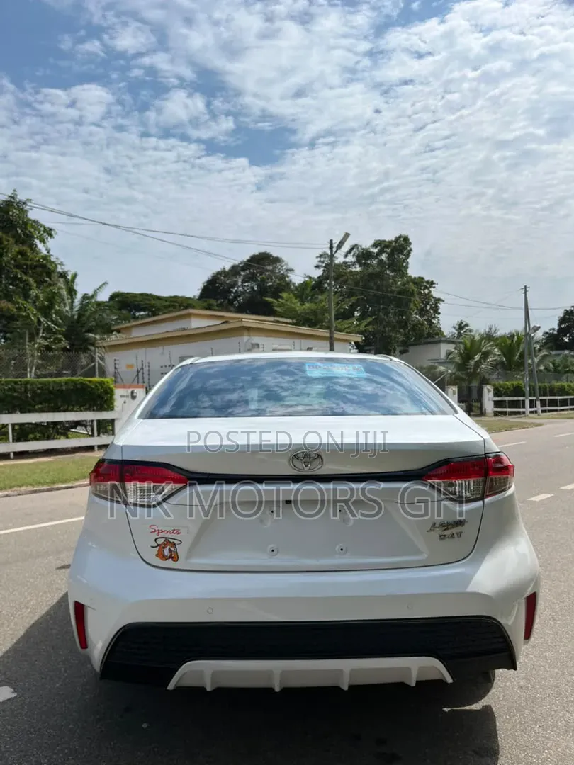 Toyota Corolla XSE 2021 White