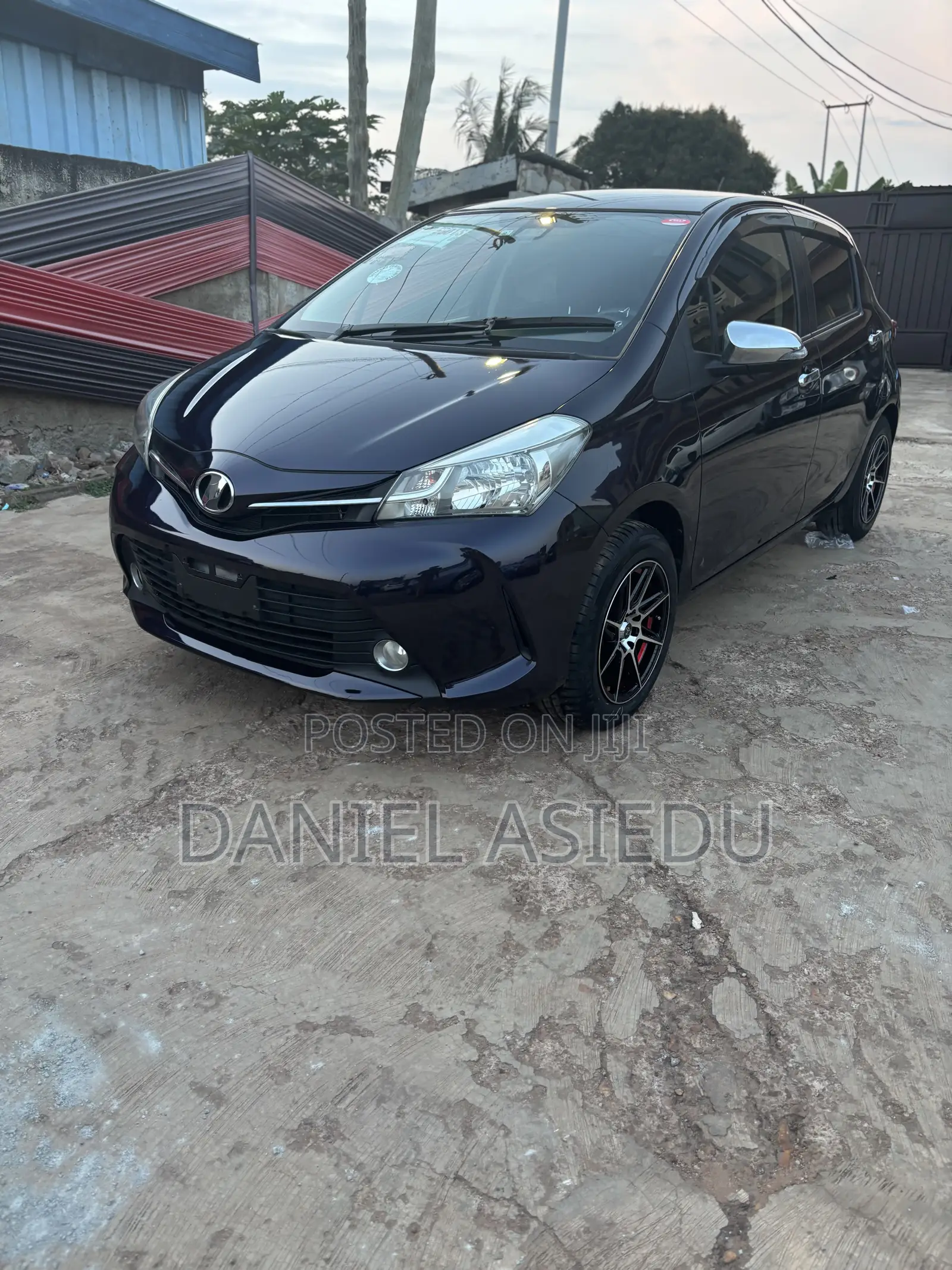 Toyota Vitz 1.0 FWD 3dr 2015 Burgundy