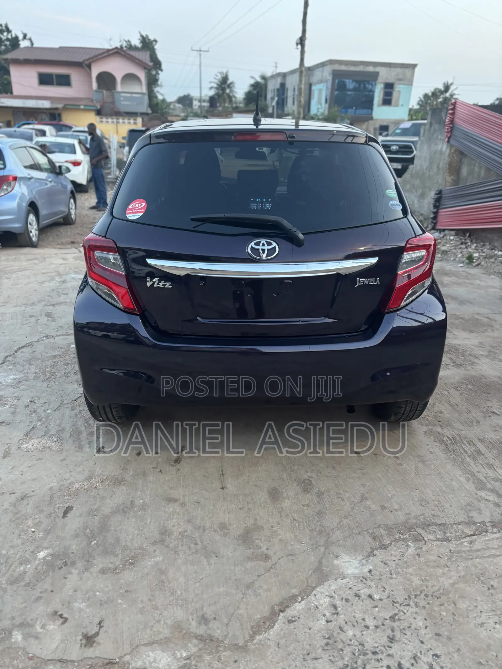 Toyota Vitz 1.0 FWD 3dr 2015 Burgundy