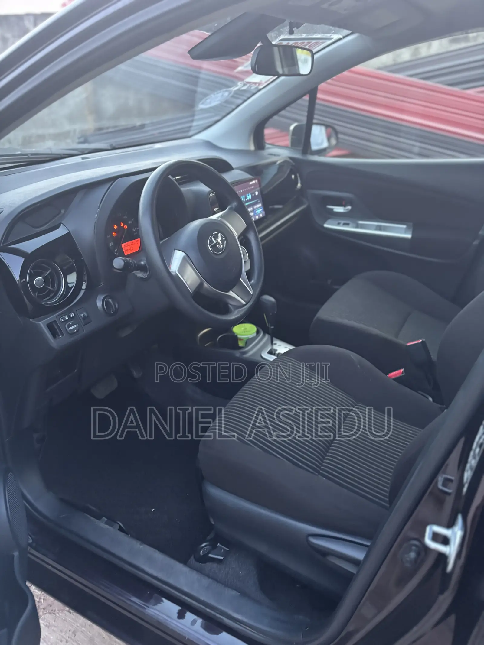 Toyota Vitz 1.0 FWD 3dr 2015 Burgundy