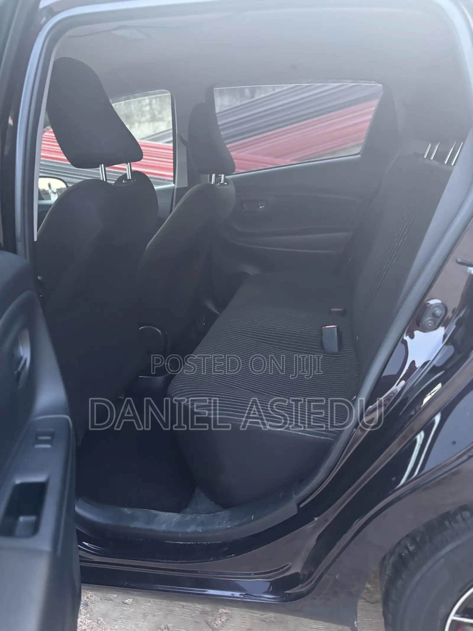Toyota Vitz 1.0 FWD 3dr 2015 Burgundy