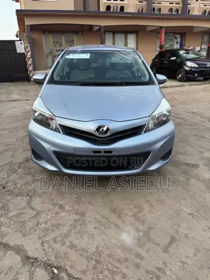 Toyota Vitz 1.3 AWD 3dr 2012 Blue
