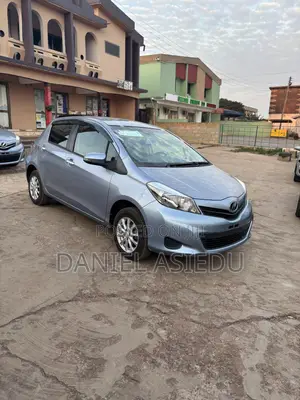 Toyota Vitz 1.3 AWD 3dr 2012 Blue