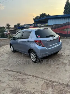 Toyota Vitz 1.3 AWD 3dr 2012 Blue