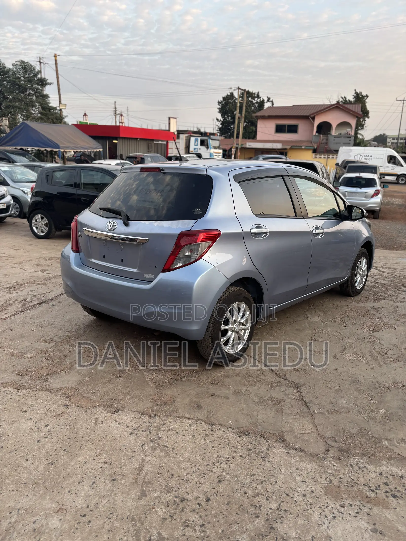 Toyota Vitz 1.3 AWD 3dr 2012 Blue