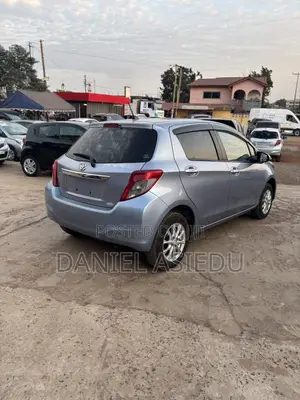 Toyota Vitz 1.3 AWD 3dr 2012 Blue