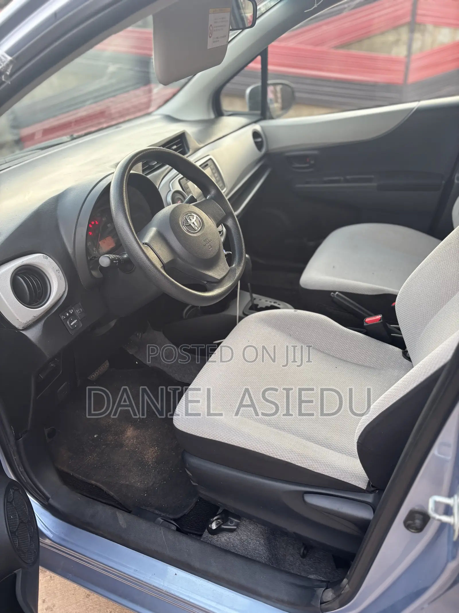 Toyota Vitz 1.3 AWD 3dr 2012 Blue
