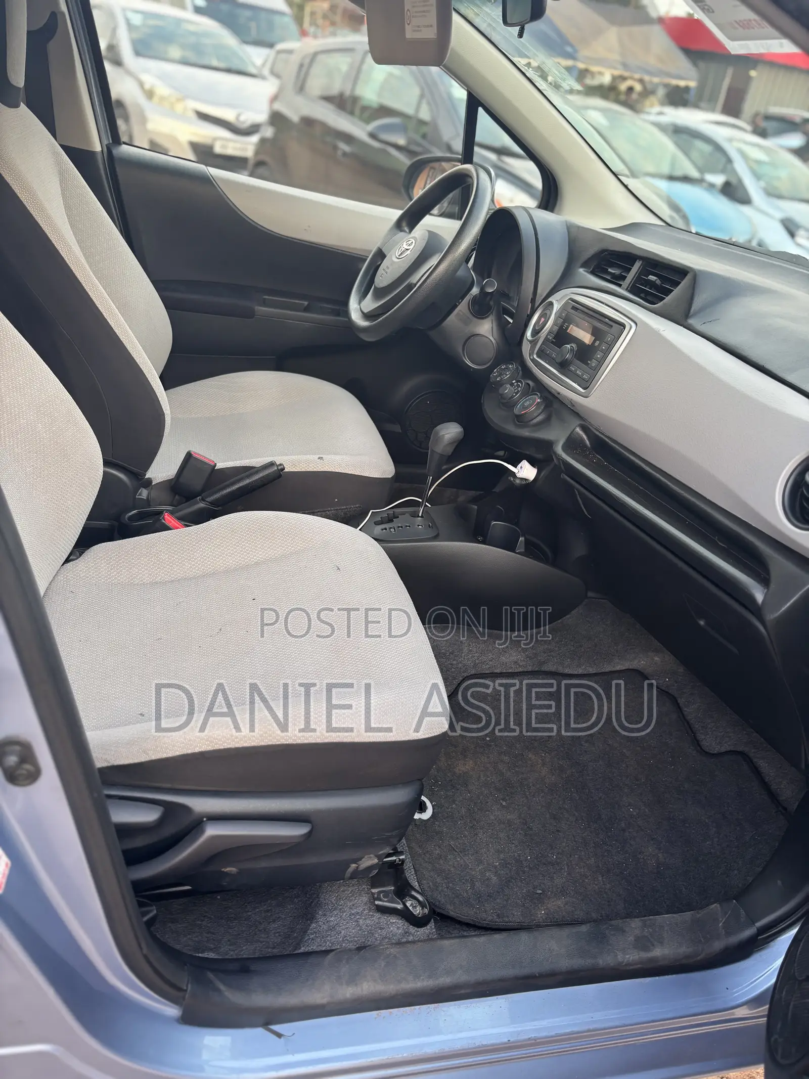 Toyota Vitz 1.3 AWD 3dr 2012 Blue