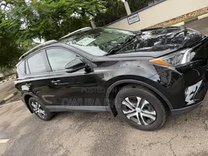 Toyota RAV4 LE 4dr SUV AWD (2.5L 4cyl 6A) 2018 Black