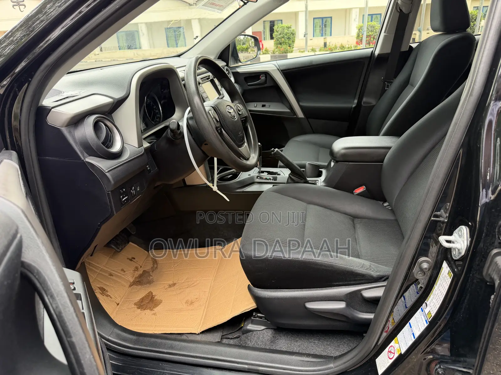 Toyota RAV4 LE 4dr SUV AWD (2.5L 4cyl 6A) 2018 Black