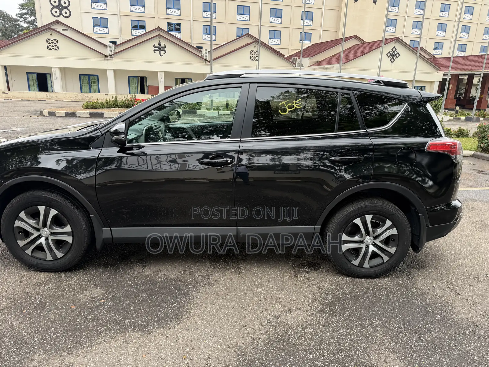 Toyota RAV4 LE 4dr SUV AWD (2.5L 4cyl 6A) 2018 Black