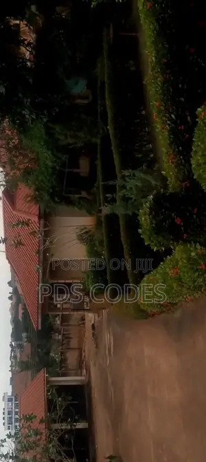 7bdrm House in Kumasi Metropolitan for sale