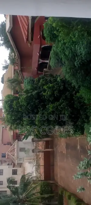 7bdrm House in Kumasi Metropolitan for sale
