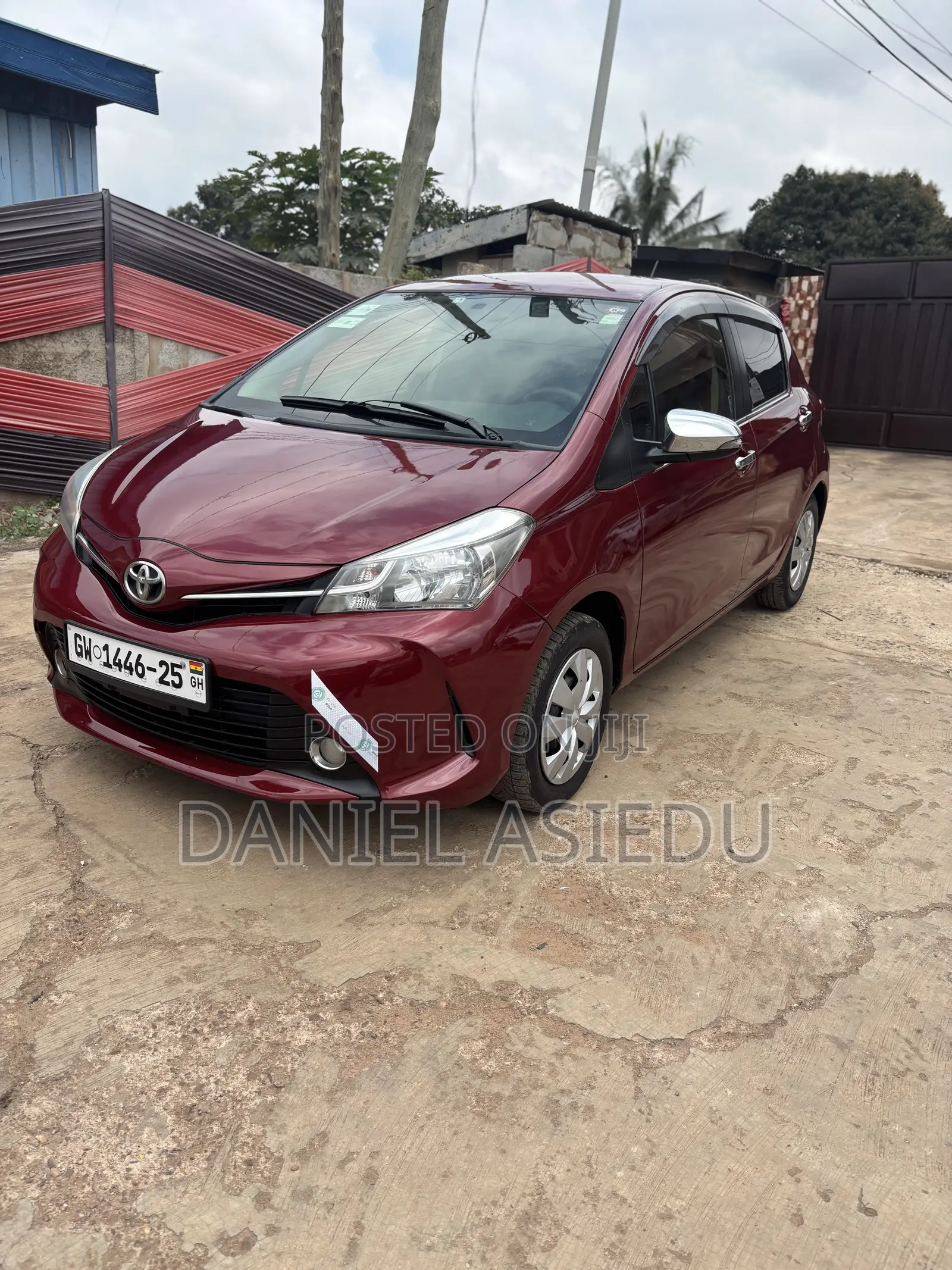 Toyota Vitz 2015 Burgundy