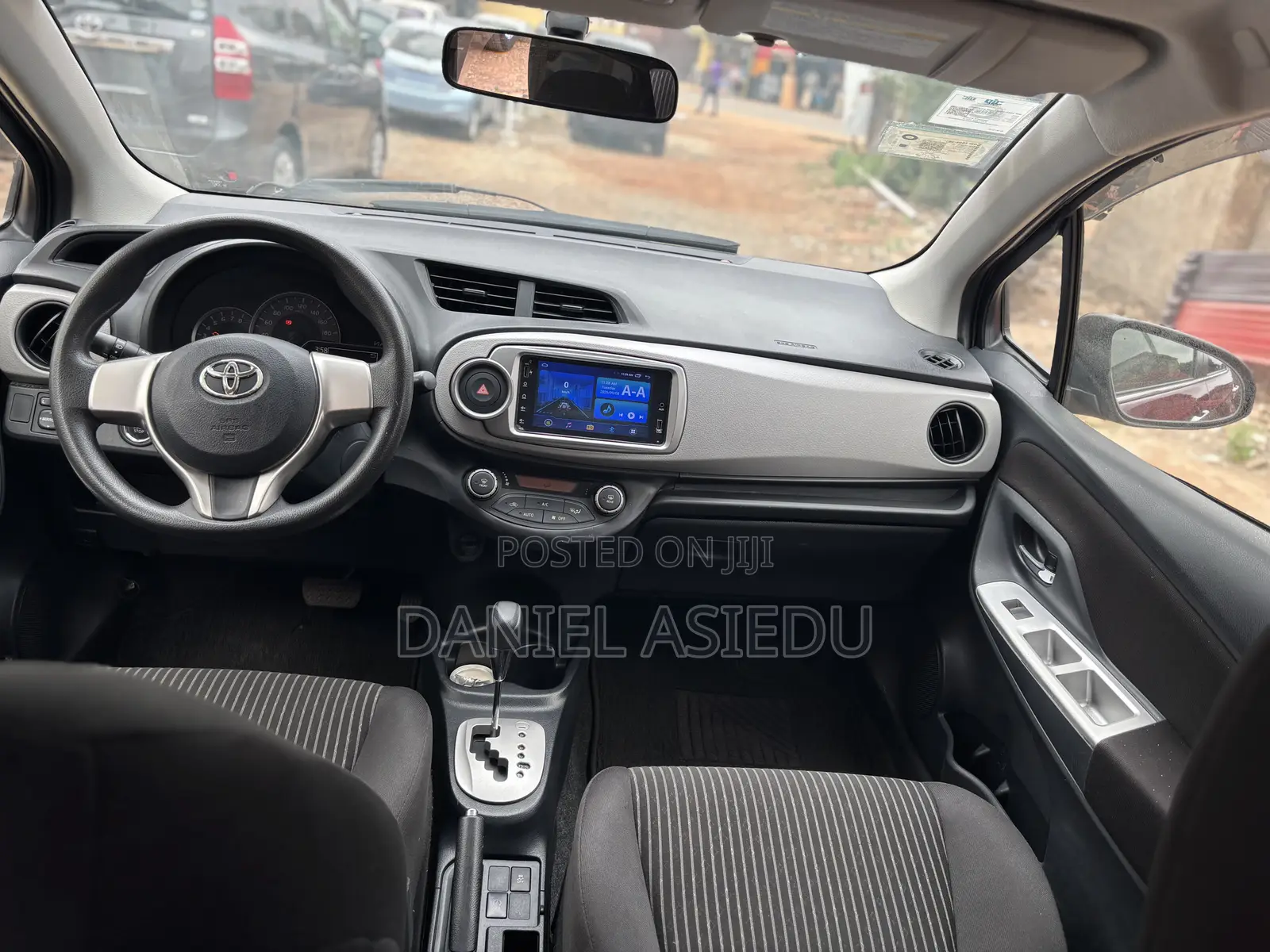 Toyota Vitz 2015 Burgundy