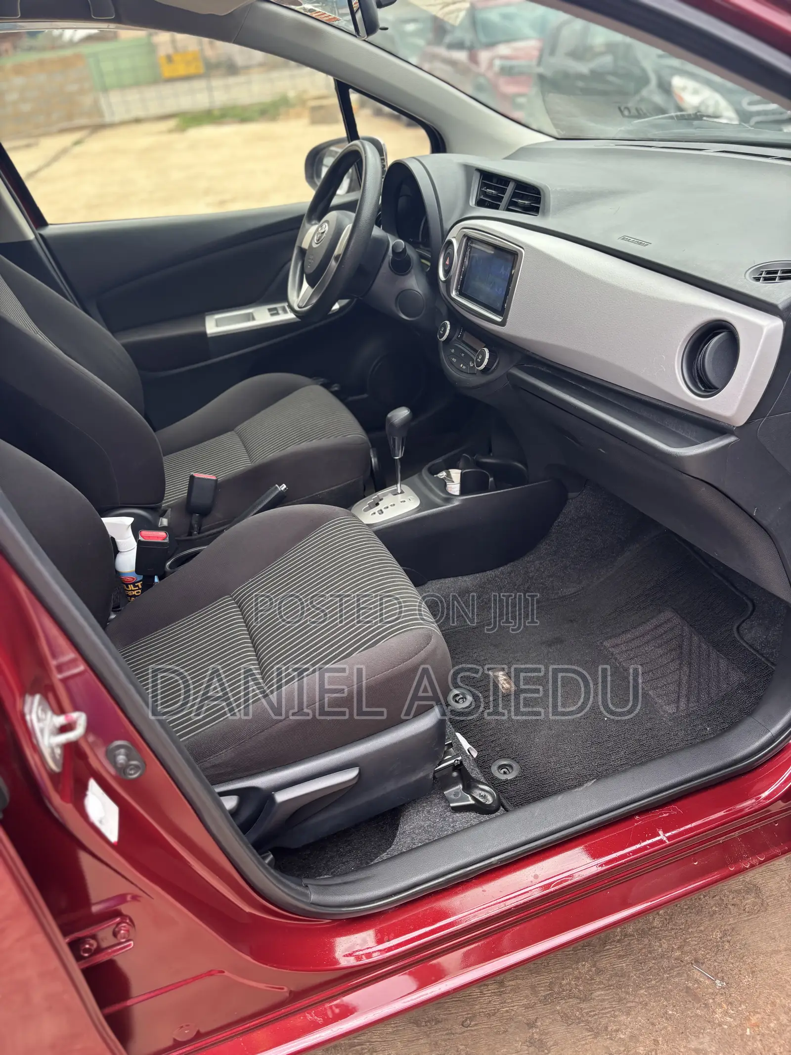 Toyota Vitz 2015 Burgundy