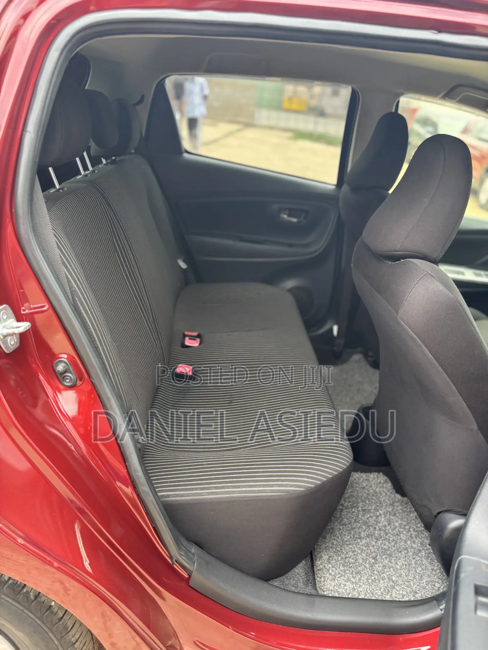 Toyota Vitz 2015 Burgundy