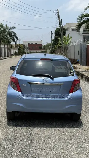 Toyota Vitz 1.3 AWD 5dr 2014 Blue