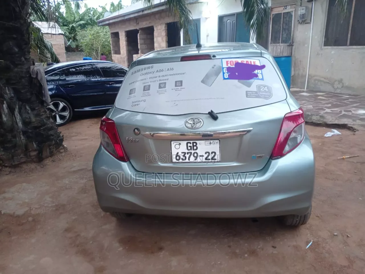 Toyota Vitz 2012 Silver