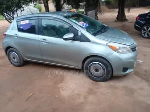 Toyota Vitz 2012 Silver
