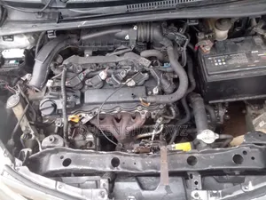 Toyota Vitz 2012 Silver
