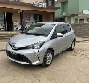 Toyota Vitz 1.3 AWD 3dr 2015 Silver