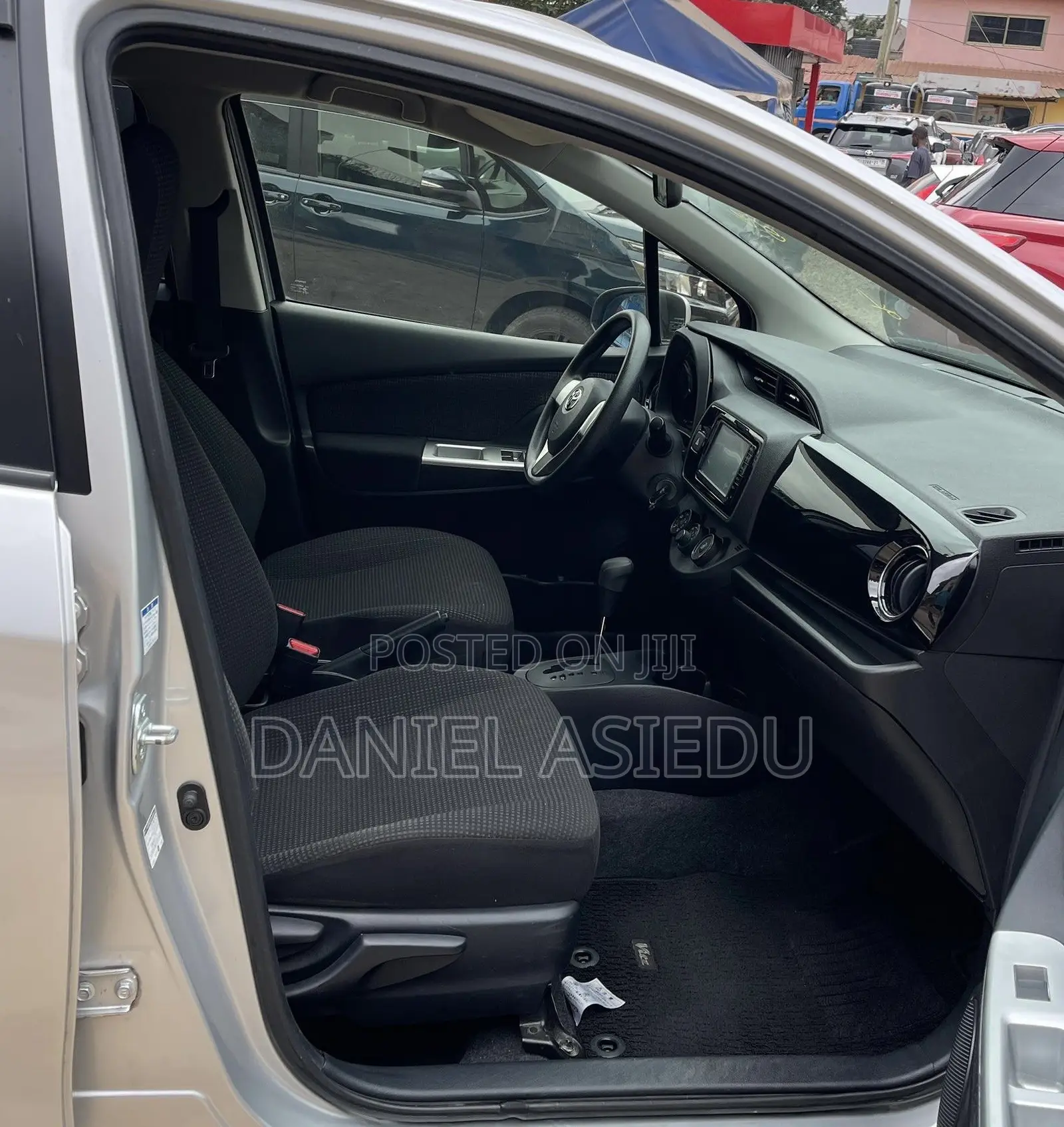 Toyota Vitz 1.3 AWD 3dr 2015 Silver