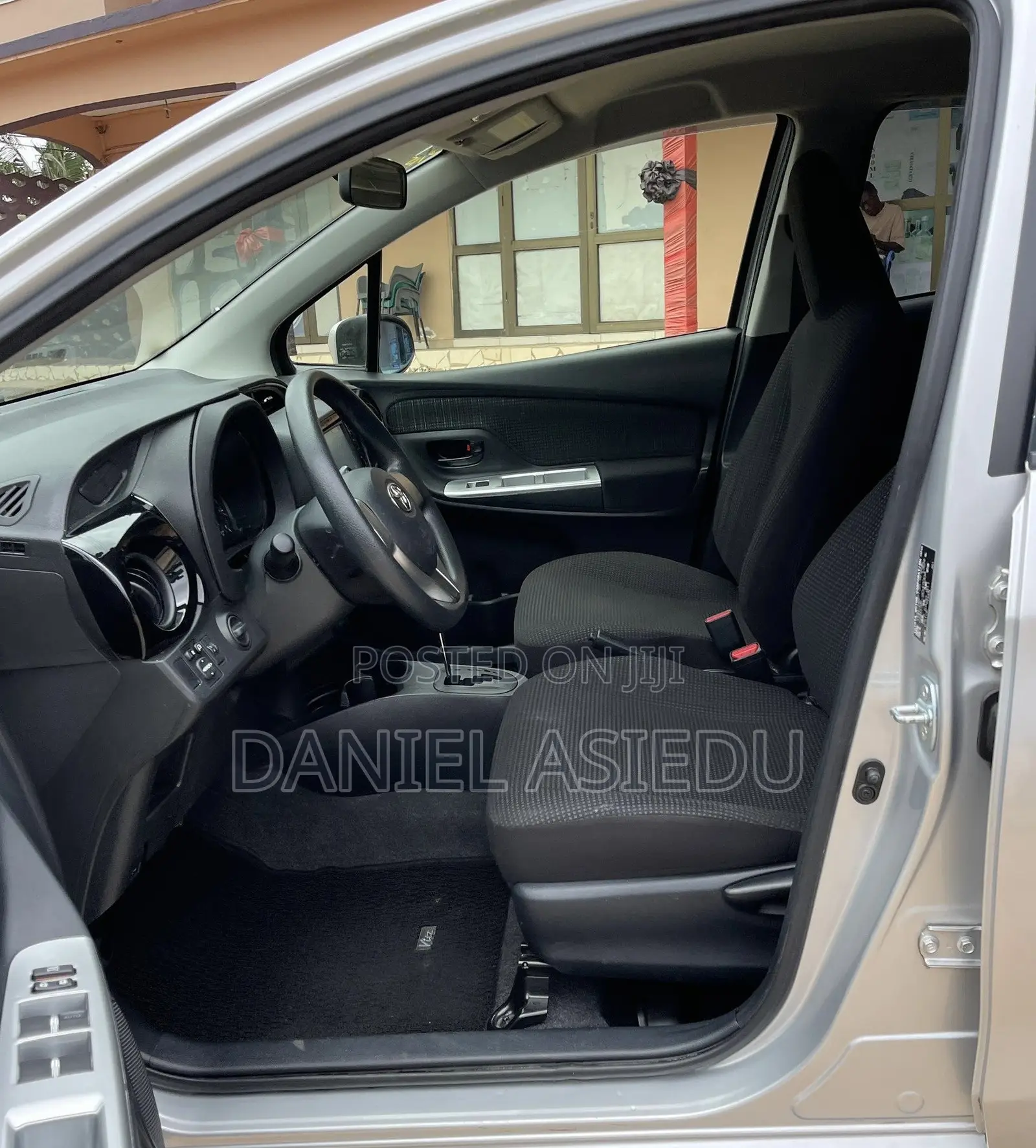 Toyota Vitz 1.3 AWD 3dr 2015 Silver