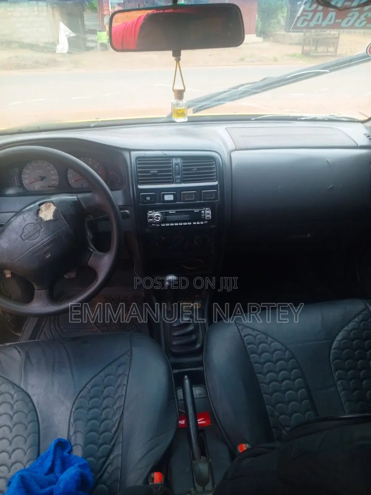 Nissan Almera Tino 2004 Yellow