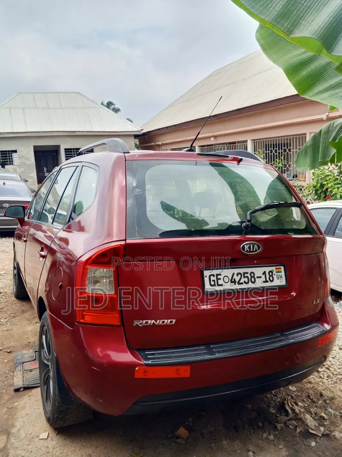 Kia Rondo LX 2010 Red