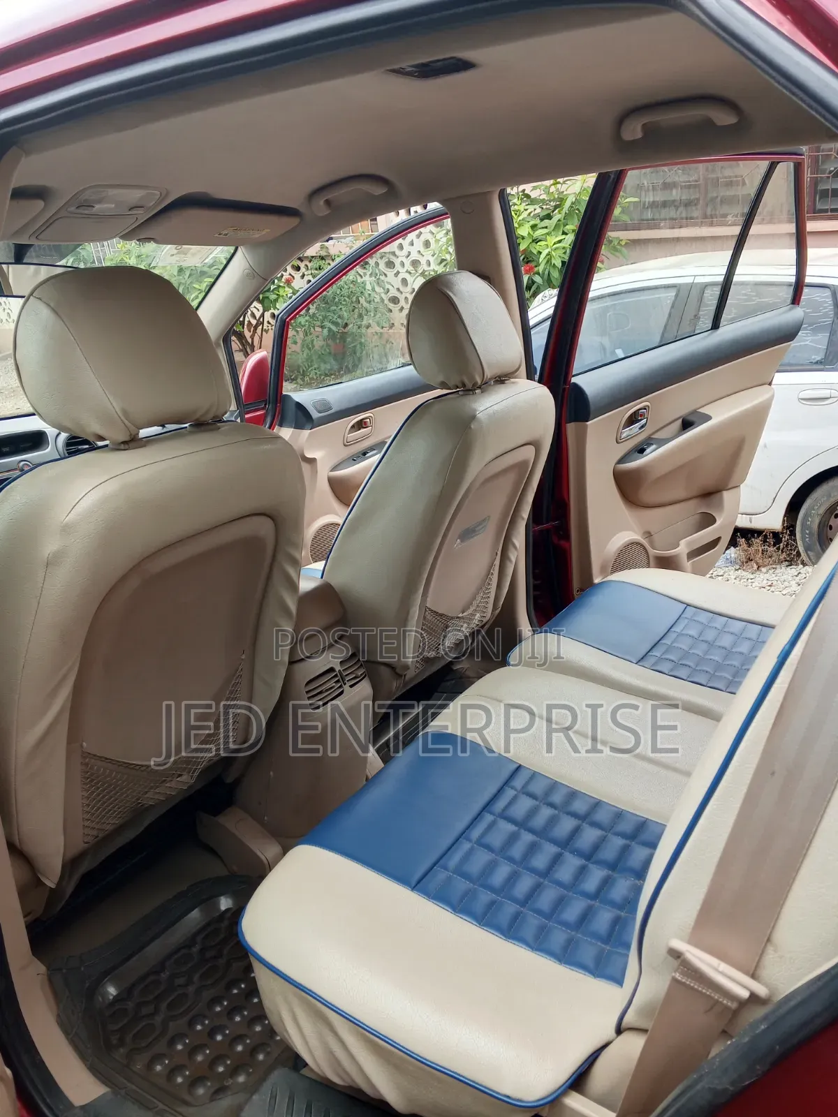Kia Rondo LX 2010 Red