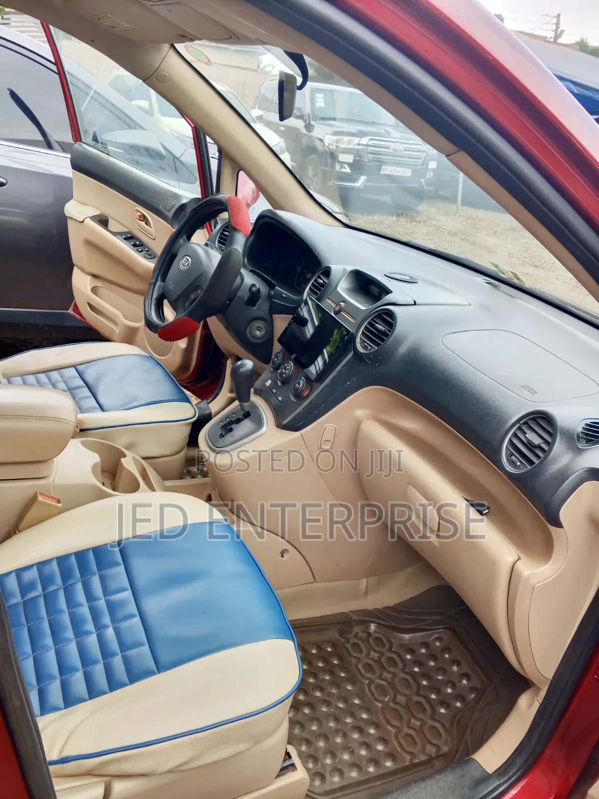 Kia Rondo LX 2010 Red